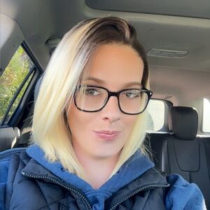 Meet your Posher, Marissa